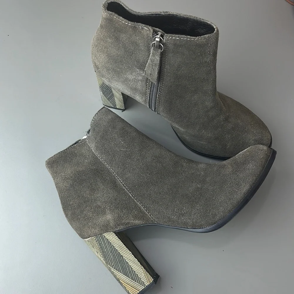 MATISSE SUDE ANKLE BOOTS HERRINGBONE WOOD HEEL 7.5